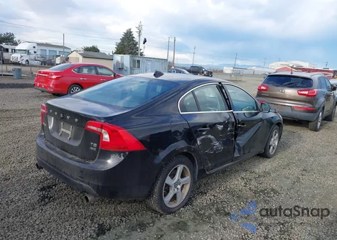 2013 Volvo S60 T5/T5 Platinum/T5 Premier/T5 Premier Plus из США, поврежденный, VIN YV1612FH5D2189636